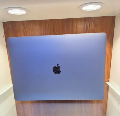 APPLE MACBOOK PRO 2019
